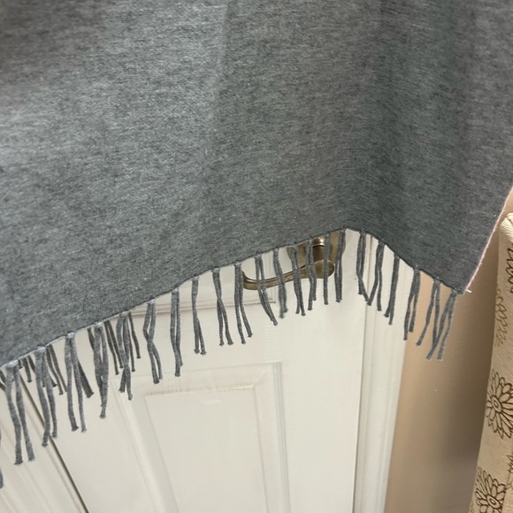 Gray Floral Embroidered Women's shawl with sleeve - Picture 4 of 4